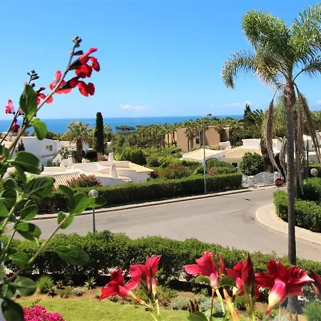 Апартаменты Ocean View Hydrangea - 2 Bedroom At Sao Rafael Beach, Албуфейра
